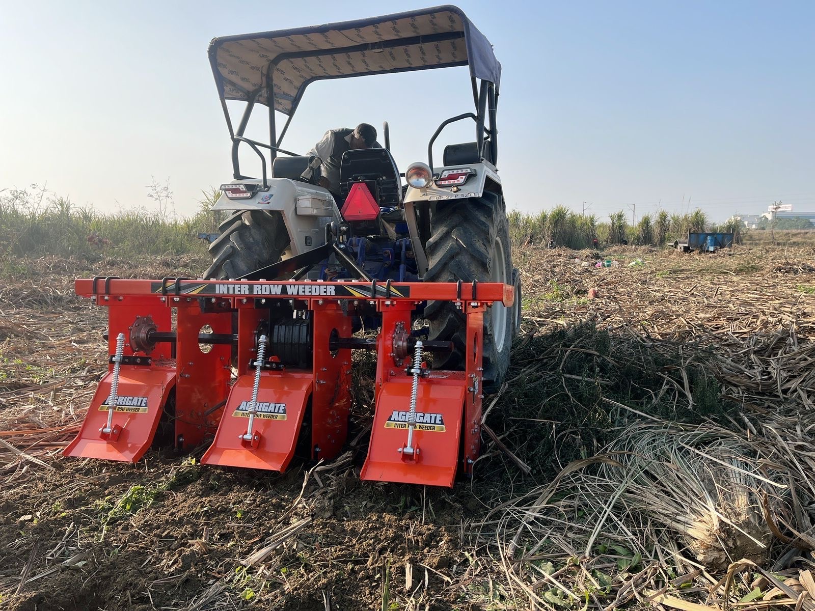 AGRIGATTE inter-row weeder in field